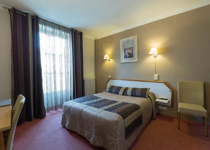 Citotel Le Plat D'etain 2* بواتييه